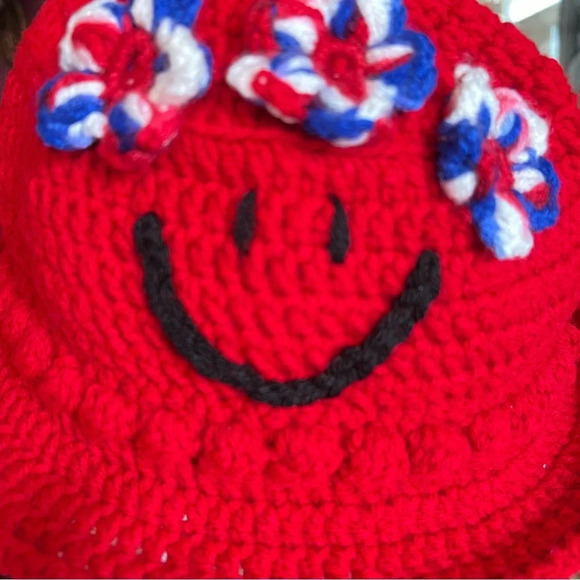 Handmade 4th‎ of July Women’s Red White & Blue Crochet Bucket Hat Size:21-22 - Picture 3 of 11
